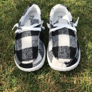 White Black Gypsy Jazz Loafer